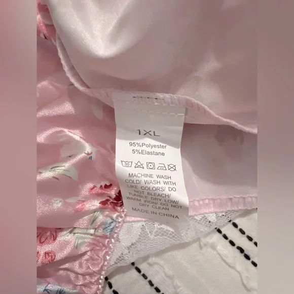 NWT SHEIN Floral and Lace Flirty Pajama Set Size 1XL - Picture 10 of 11